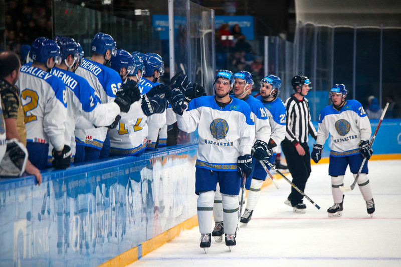 Сборная Казахстана по хоккею одержала победу над шведами на Универсиаде-2019