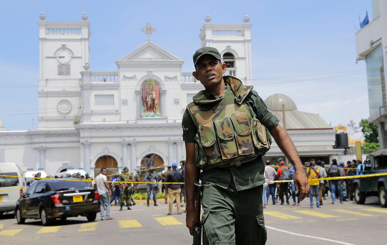 Число жертв терактов на Шри-Ланке увеличилось до 359 человек  