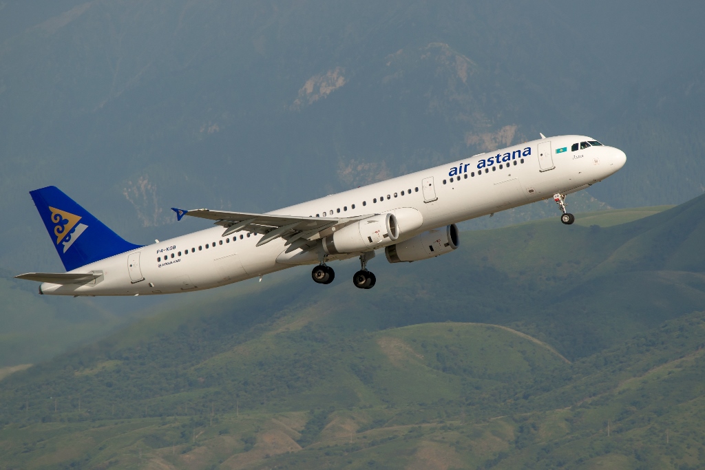 Пассажиры самолета Air Astana, совершившего вынужденную посадку в аэропорту Шереметьево, вылетели в Нур-Султан