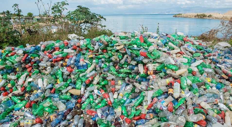БҰҰ: Пластиктің салмағы балықтан да ауыр болмақ