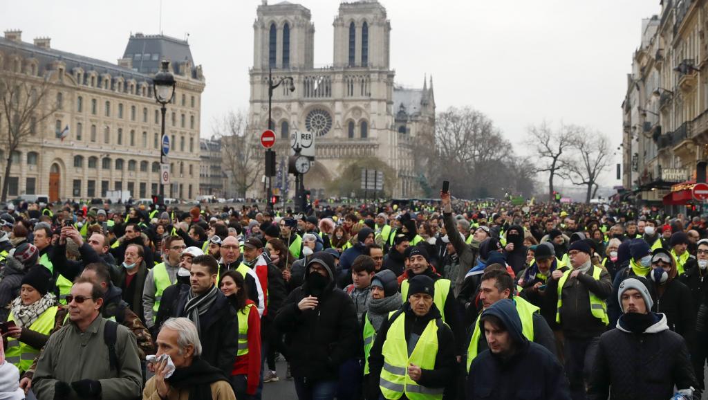 Первый в 2019 году протест "желтых жилетов" во Франции снова привел к погромам и беспорядкам 
