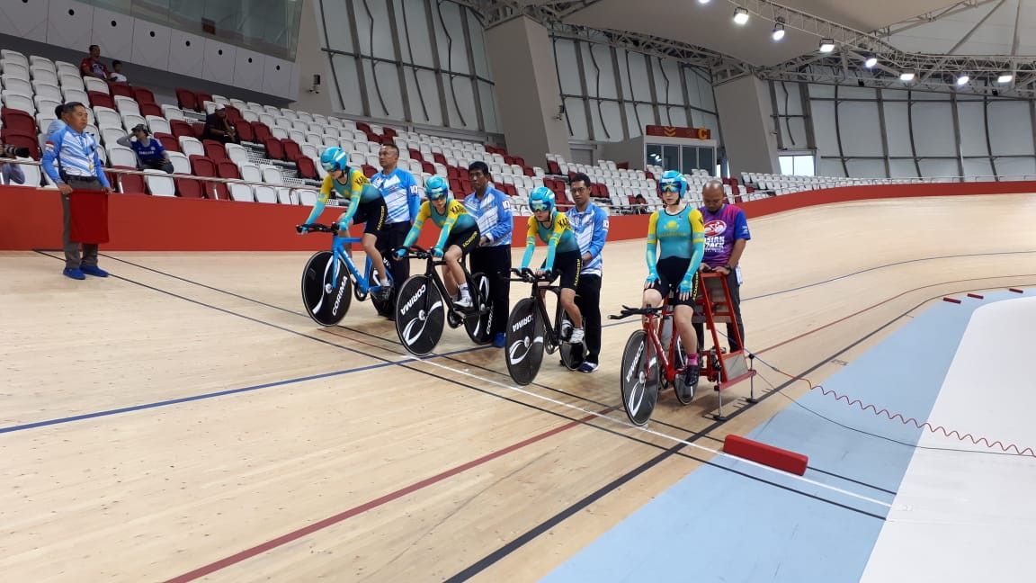 Женская команда Казахстана завоевала "золото" на чемпионате Азии по велотреку 
