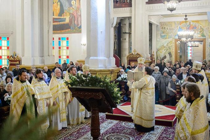Православные верующие встречают рождественский сочельник 