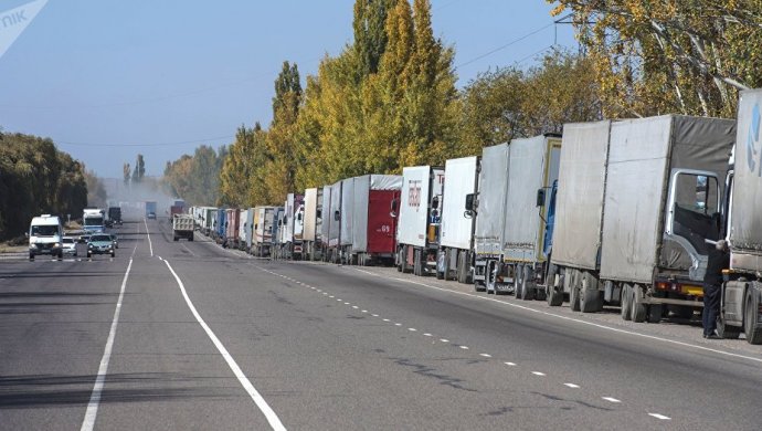 Узбекистан построит новые таможенные терминалы на пограничных постах