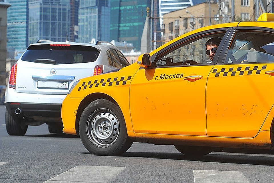 В РФ разработан закон о такси, запрещающий иностранцам работать водителями
