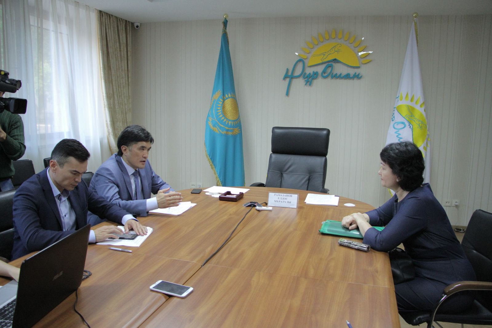 Казахстанцы смогут жаловаться на монополистов через общественные приемные МНЭ