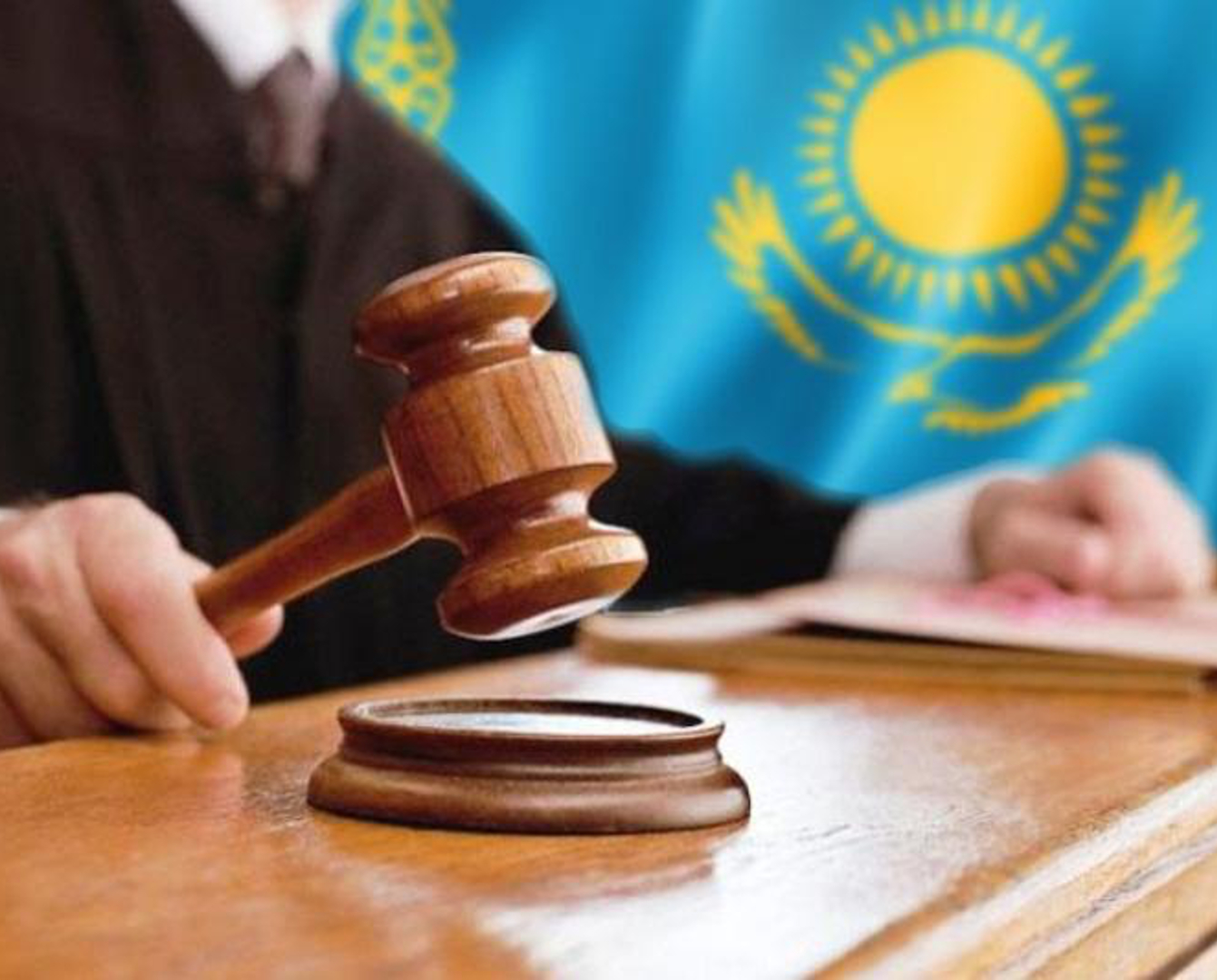 В Казахстане гособвинение просит назначить экс-депутату Кыргызстана 12 лет колонии