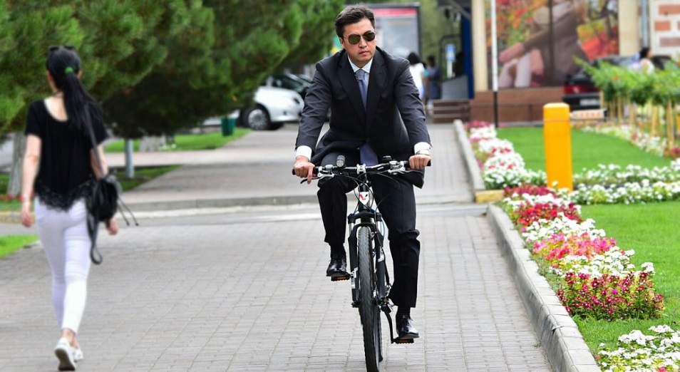 Әбдірахымов Шымкент жұртын велосипедке отырғызбақ