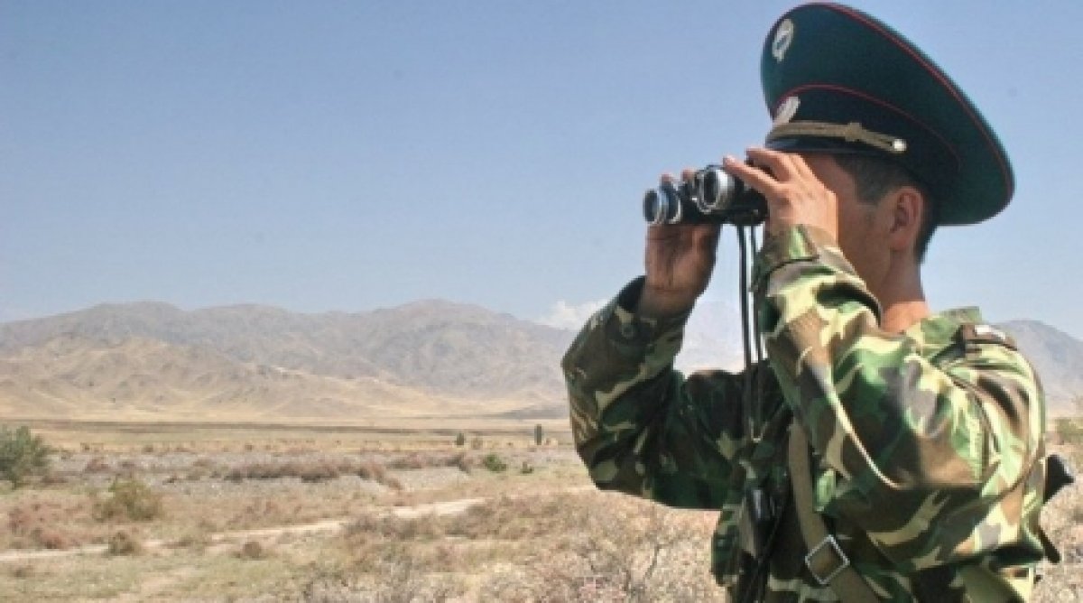 Киргизские пограничники открыли огонь по нарушителям на границе с Казахстаном 