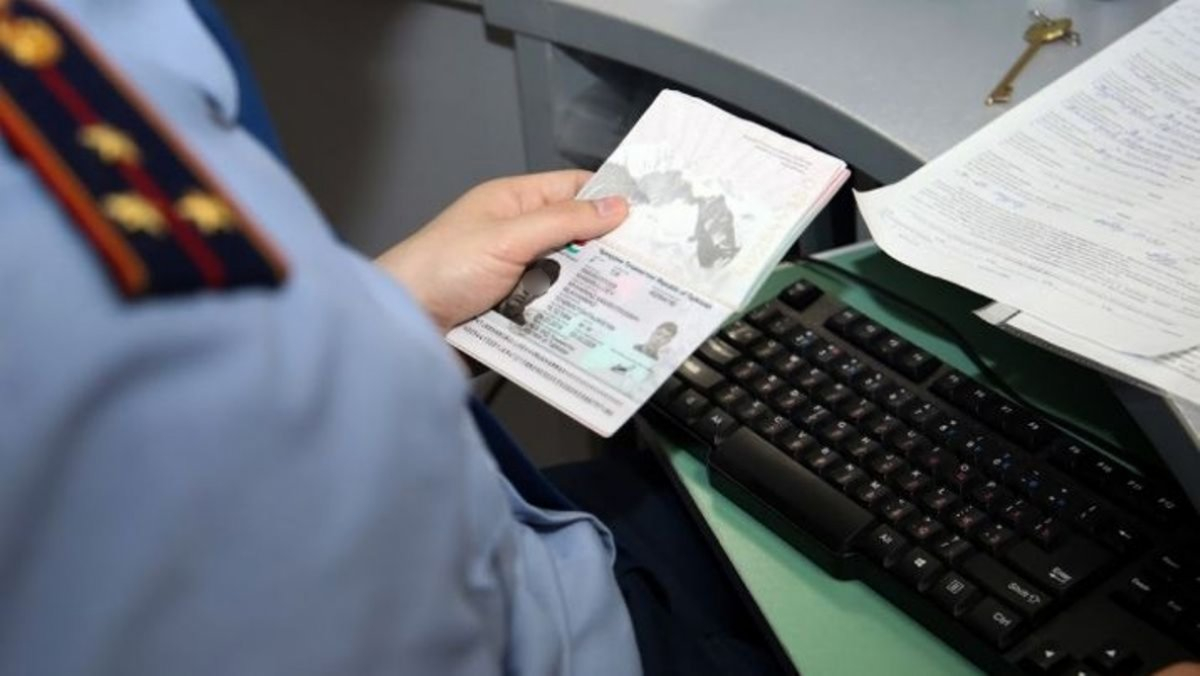 Иностранцам продлят визы и рабочие разрешения 