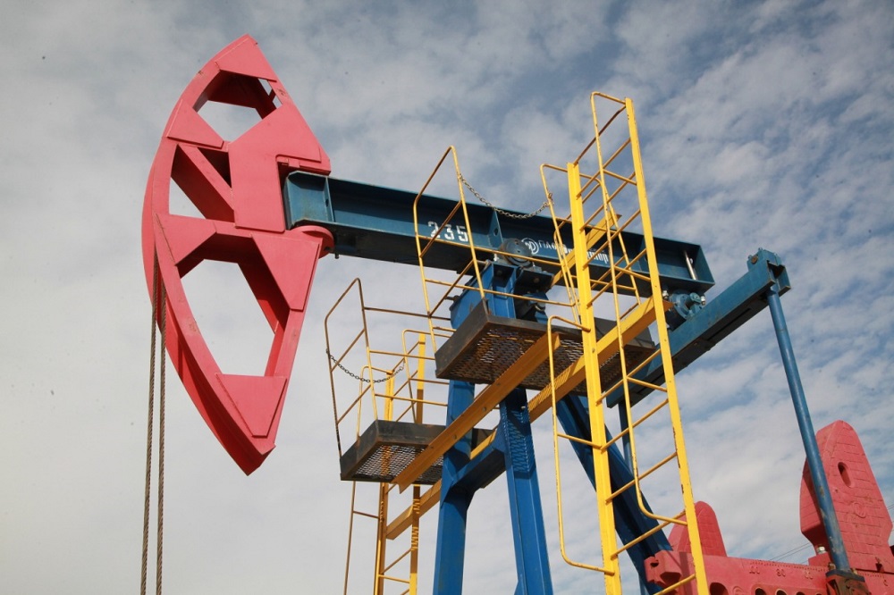 Даленов предложил увеличить прогнозную цену нефти в бюджете  