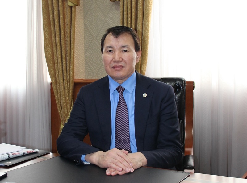 А. Шпекбаев: Из кабинетов чиновников исчезли сувениры, «подаренные родственниками»  