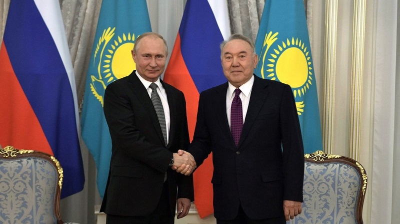 Путин предложил Назарбаеву назвать в его честь ракетный комплекс, который строят РФ и РК