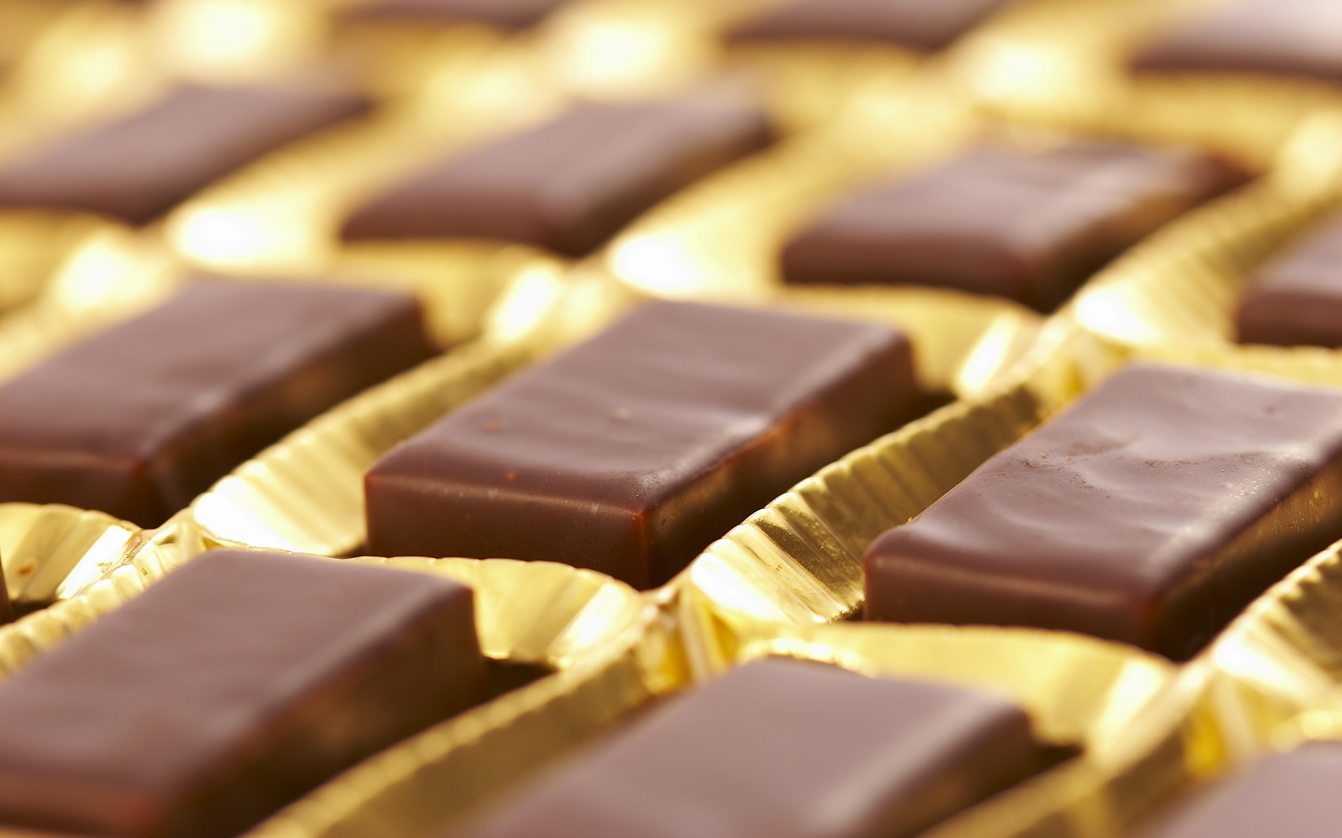 В Павлодаре задержаны подозреваемые, укравшие шоколад на 2,5 млн тенге  