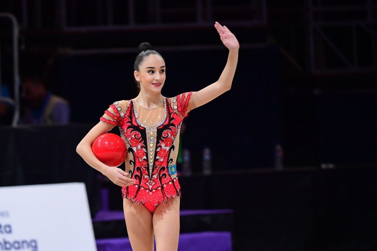 Алина Адилханова завоевала два серебра чемпионата Азии по художественной гимнастике