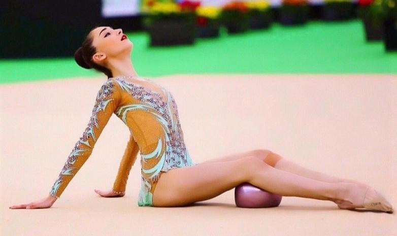 Алина Адилханова стала 15-й на турнире по художественной гимнастике в Москве