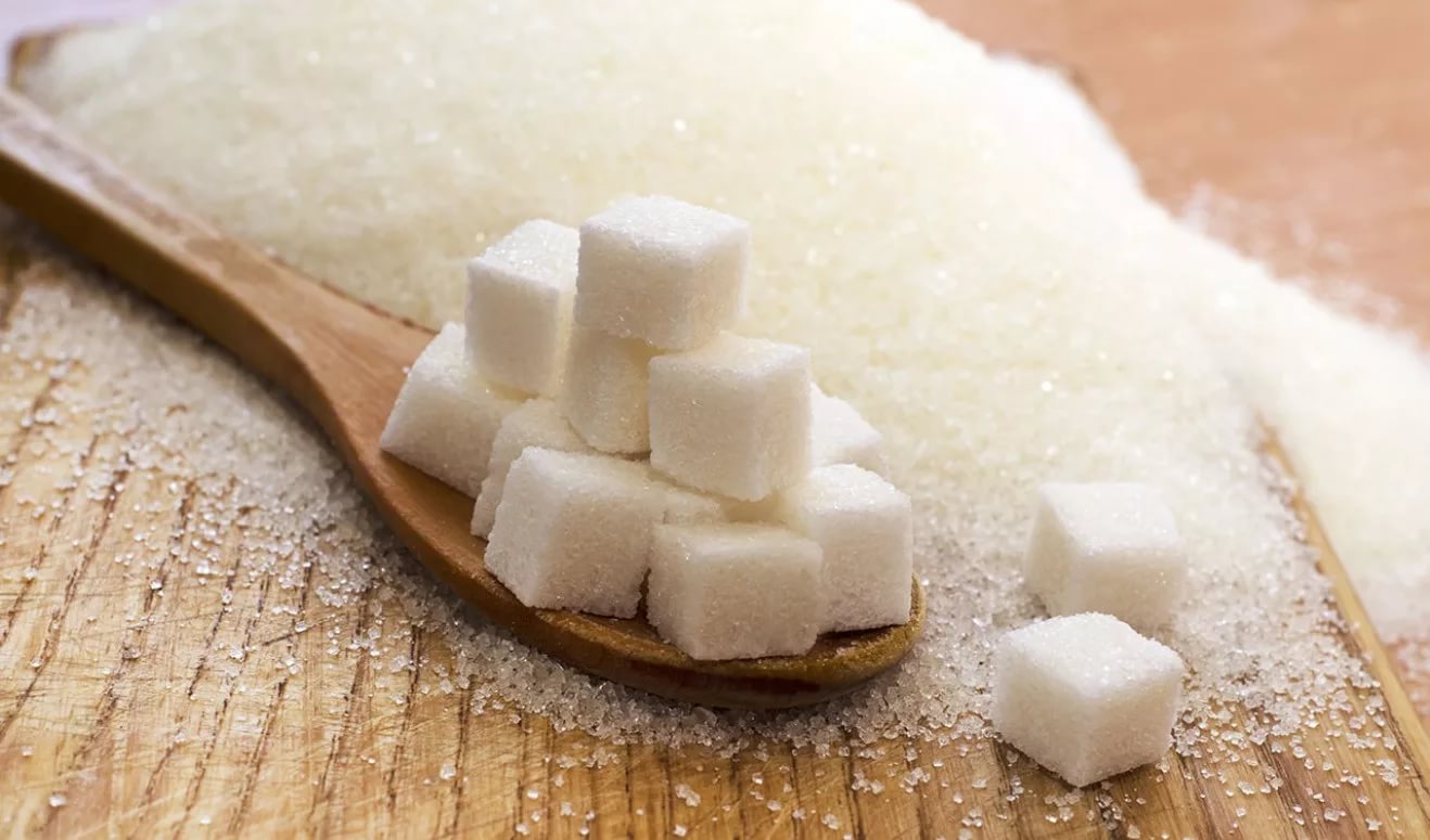 Цены на сахар и масло ограничат до апреля в России