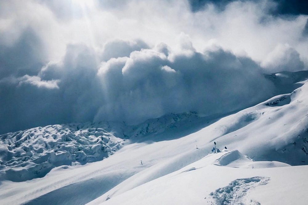 После лавины близ Эвереста без вести пропали три французских альпиниста