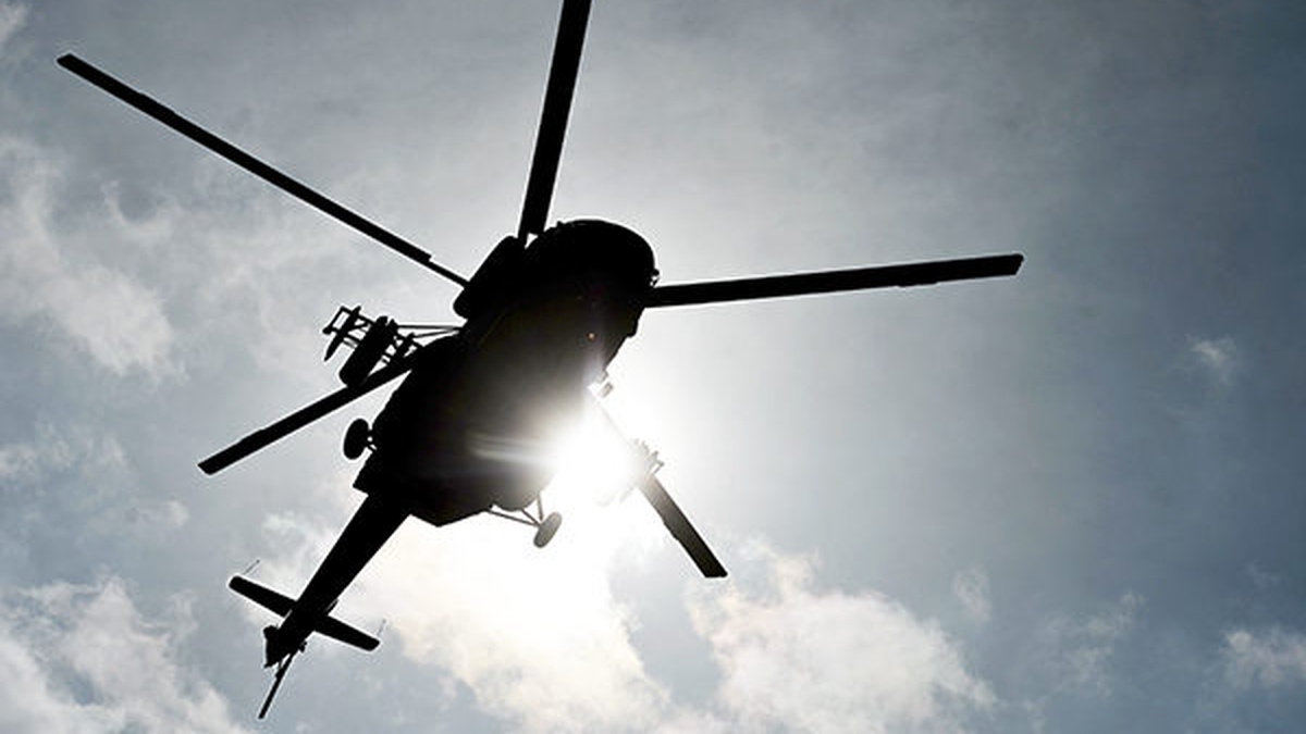 Вертолет с туристами рухнул в озеро на Камчатке