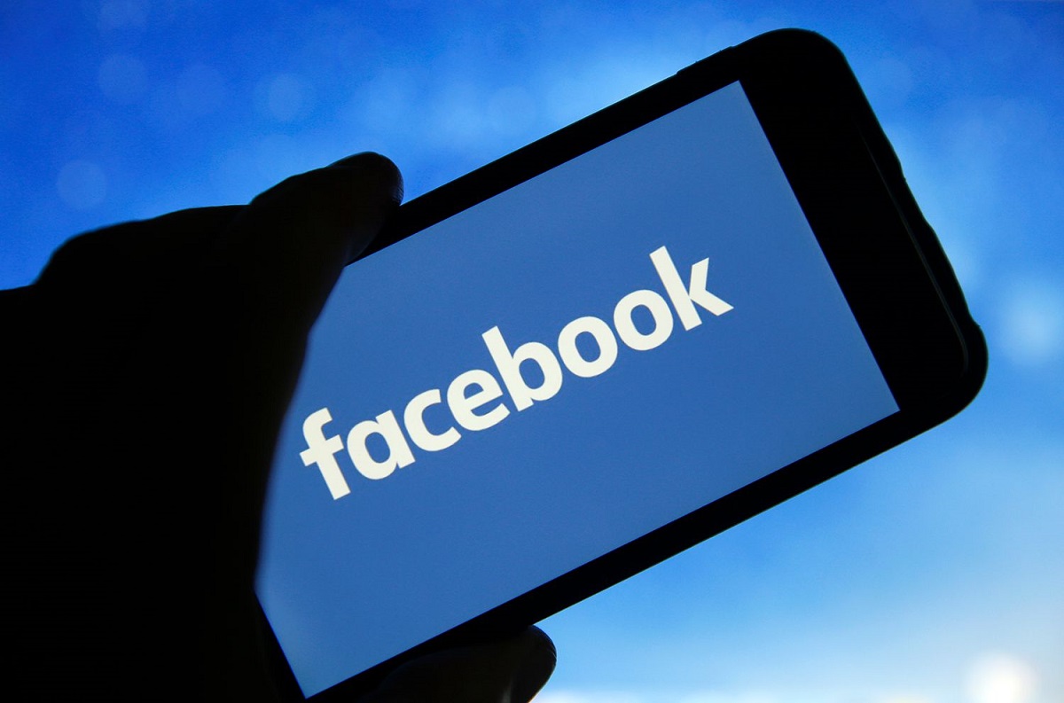 Facebook наймет десять тысяч сотрудников для создания "метавселенной"